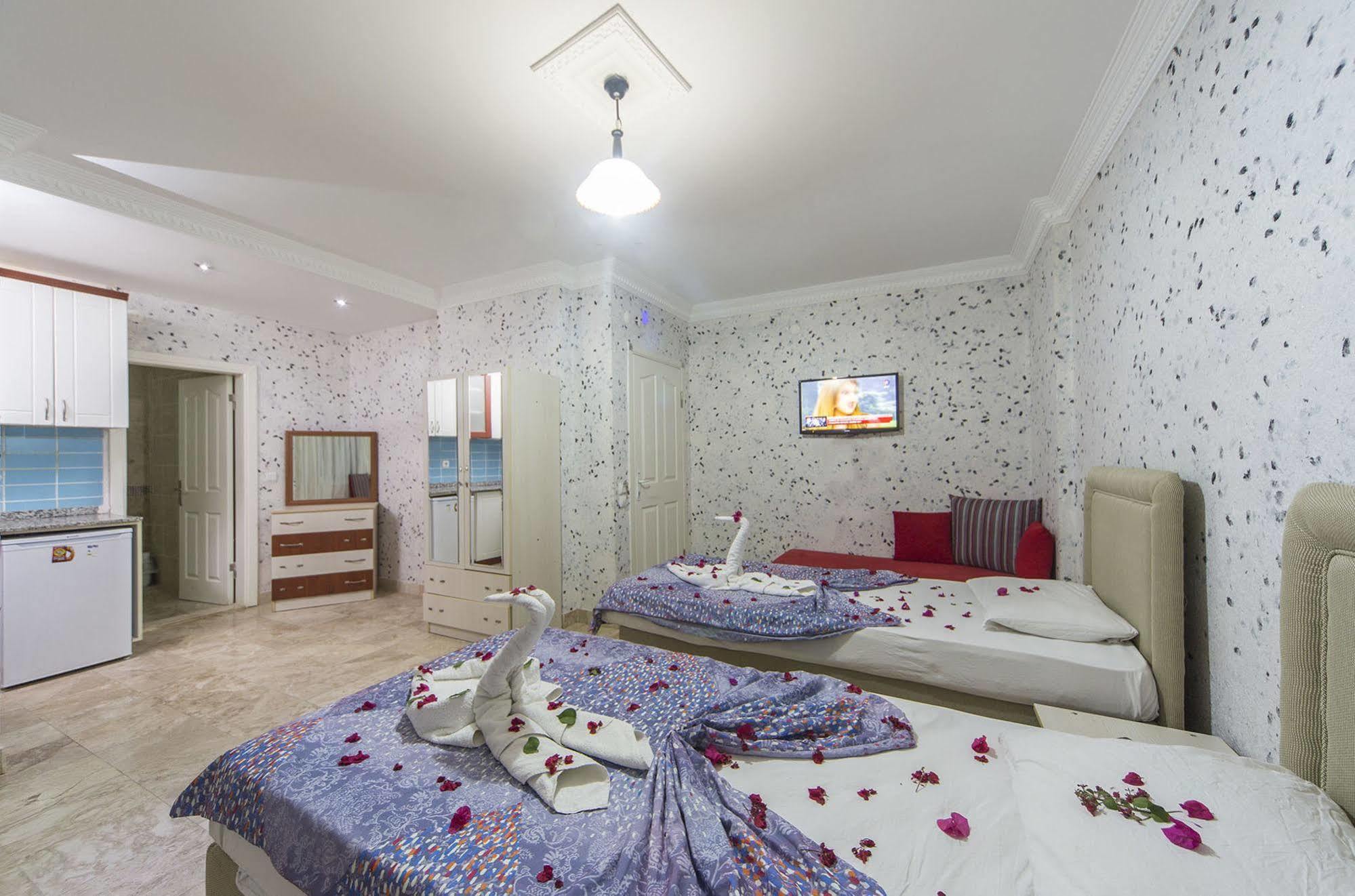 Milano Beach Family Hotel マフムトラール エクステリア 写真